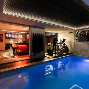 https://appartamento-di-pregio-con-piscina-privata.italymilanhotels.net