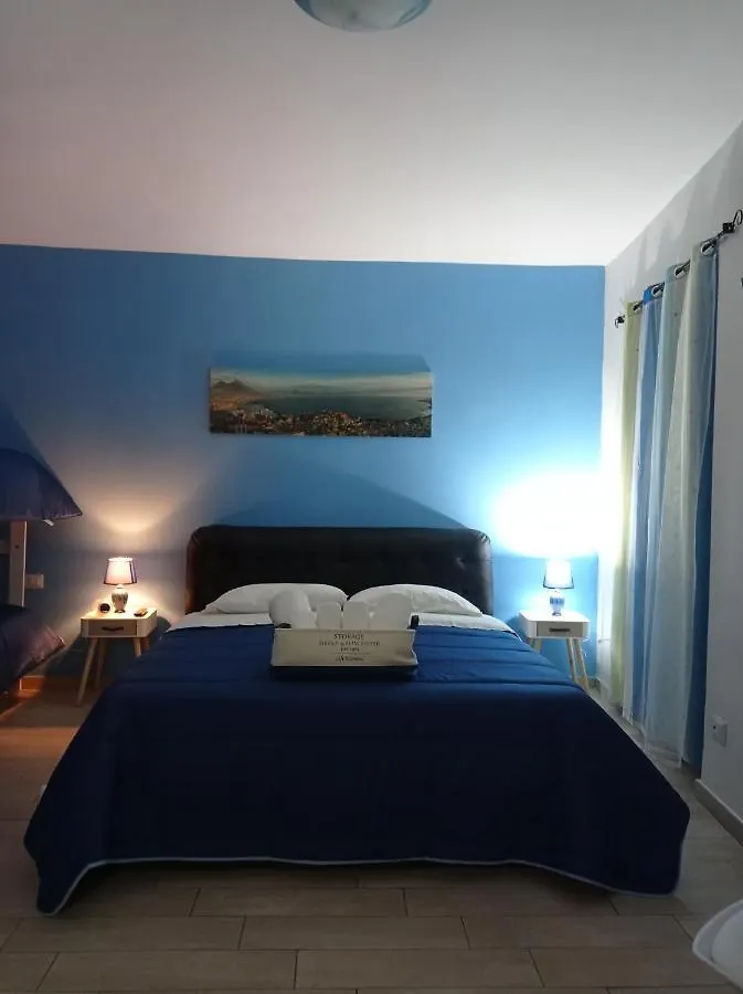 Blue House Napoli Apartment 0*, Naples